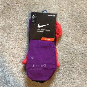 Women’s Nike Socks, Size 6-10